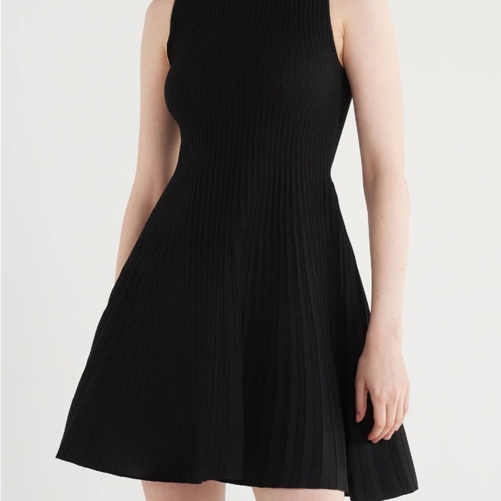 Elegant Black Sleeveless Dress